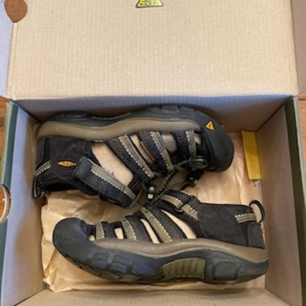 Keen Kids Newport H2 Black Size 11